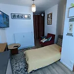 Beau-jean, Un Cocon Sympa 5 Min A Pied Du Centre-ville, Parking Prive, A 10 Min Du Chu Lägenhet *