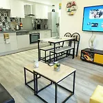 Beau-jean, Un Cocon Sympa 5 Min A Pied Du Centre-ville, Parking Prive, A 10 Min Du Chu Lägenhet *