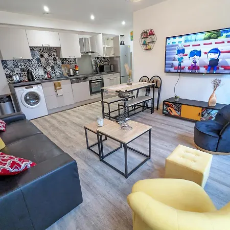 Beau-jean, Un Cocon Sympa 5 Min A Pied Du Centre-ville, Parking Prive, A 10 Min Du Chu Apartment