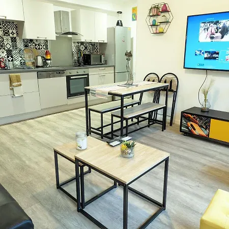 Beau-jean, Un Cocon Sympa 5 Min A Pied Du Centre-ville, Parking Prive, A 10 Min Du Chu דירה *