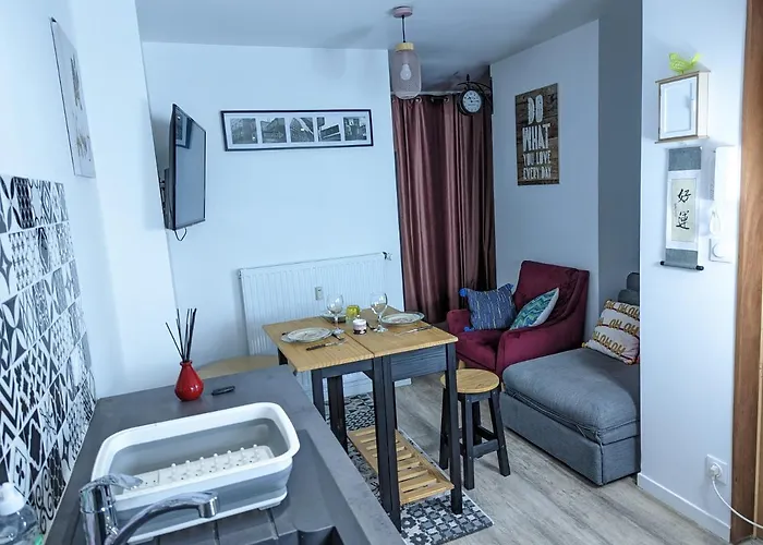 Beau-jean, Un Cocon Sympa 5 Min à Pied Du Centre-ville, Parking Privé, à 10 Min Du Chu Apartamento *