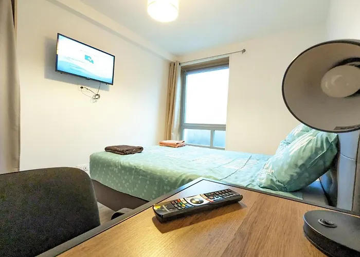 Beau-jean, Un Cocon Sympa 5 Min à Pied Du Centre-ville, Parking Privé, à 10 Min Du Chu Apartamento